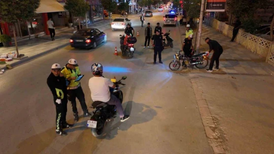 Elazığ'da motosikletlilere sıkı denetim