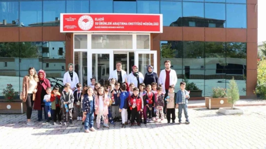 Elazığ'da öğrenciler balık müzesini gezdi