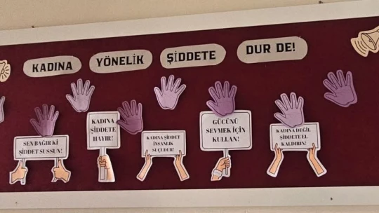 Elazığ'da öğrenciler okul duvarlarını süsledi