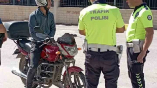 Elazığ'da okul önlerinde denetim sürüyor