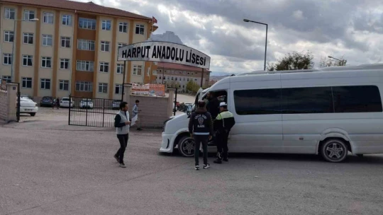 Elazığ'da okul önü denetimleri sürüyor