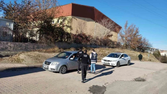 Elazığ'da okul önü denetimleri sürüyor