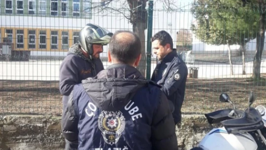 Elazığ'da okul önü denetimleri sürüyor