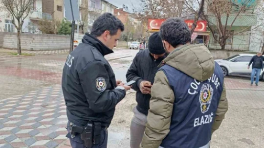 Elazığ'da okul önü denetimleri sürüyor