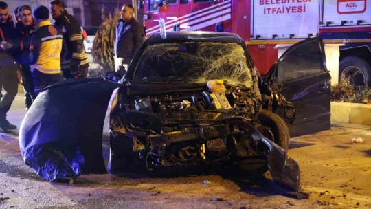 Elazığ'da ortalığın savaş alanına döndüğü kaza kamerada: 5 yaralı