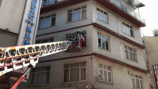 Elazığ'da otel yangını