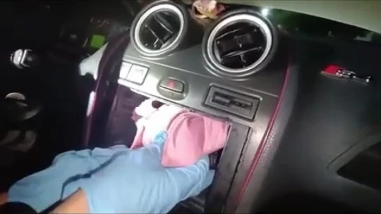 Elazığ'da oto teyp arkasına gizlenmiş uyuşturucu madde ele geçirildi: 2 gözaltı