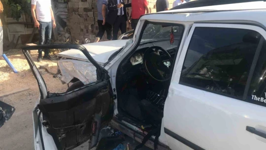 Elazığ'da otobüs 2 otomobile çarptı: 5 yaralı