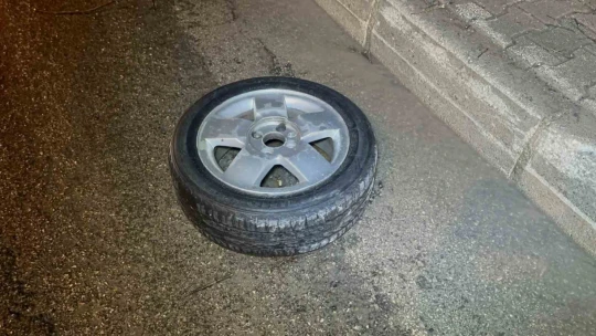 Elazığ'da otomobil ağaçları devirip takla attı: 2 ağır yaralı