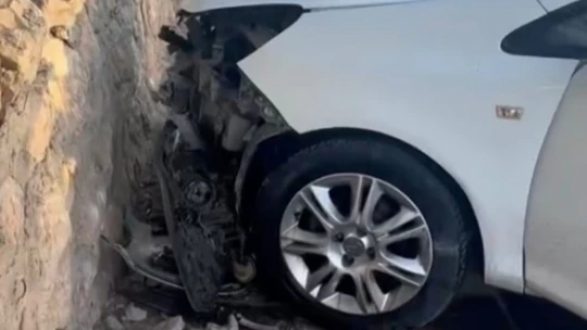 Elazığ'da otomobil duvara çarptı: 1 yaralı