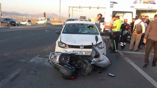 Elazığ'da otomobil ile motosiklet çarpıştı: 1'i ağır 5 yaralı