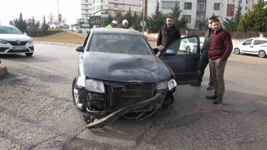Elazığ'da otomobil ile motosiklet çarpıştı: 2 yaralı