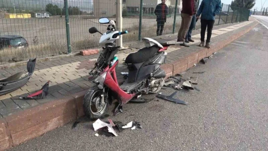 Elazığ'da otomobil ile motosiklet çarpıştı: 2 yaralı