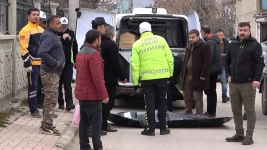 Elazığ'da pikabın altında kalan yaşlı adam hayatını kaybetti