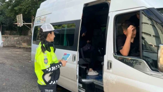 Elazığ'da polis ekipleri okul önlerini boş bırakmıyor