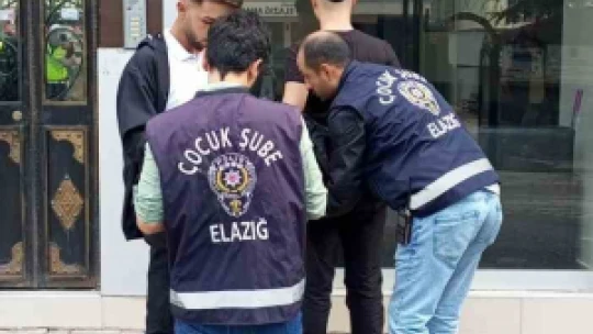 Elazığ'da polis ekipleri okul önlerini boş bırakmıyor
