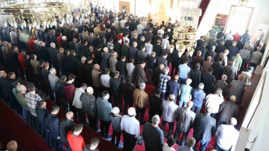 Elazığ'da Ramazan ayının son cuma namazı kılındı