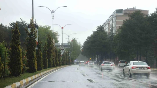 Elazığ'da sağanak yağış etkili oldu