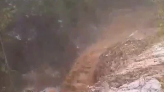 Elazığ'da sağanak yağış sonrası dereler taştı, sel meydana geldi