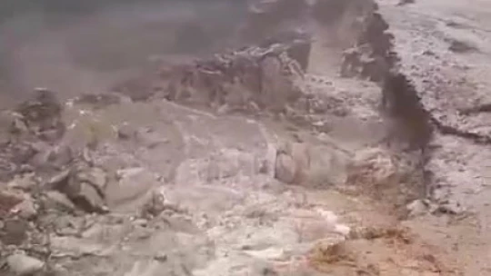 Elazığ'da sağanak yağış sonrası dereler taştı, sel meydana geldi