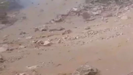 Elazığ'da sağanak yağış sonrası dereler taştı, sel meydana geldi