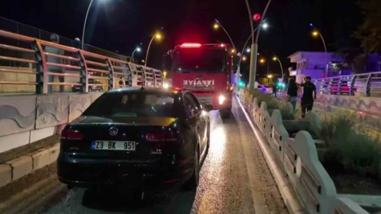 Elazığ'da sağanak yağışta alt geçit suyla doldu, facianın eşiğinden dönüldü