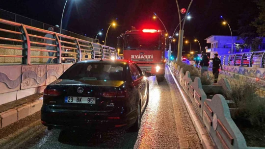 Elazığ'da sağanak yağışta alt geçit suyla doldu, facianın eşiğinden dönüldü
