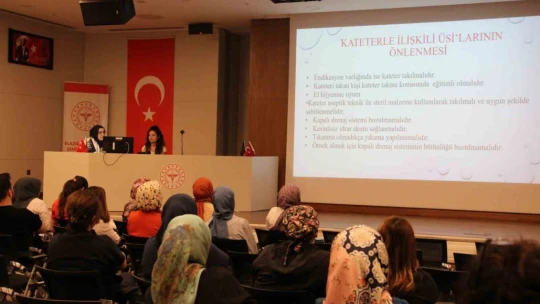 Elazığ'da sağlık çalışanlarına yönelik eğitimler sürüyor