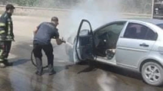 Elazığ'da seyir halindeki araç yandı