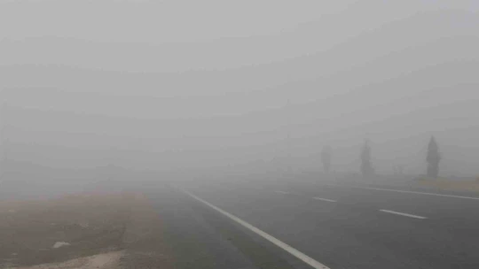 Elazığ'da sis etkili oldu, görüş mesafesi 2  metreye kadar düştü
