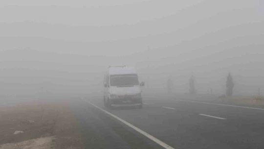 Elazığ'da sis etkili oldu, görüş mesafesi 2  metreye kadar düştü