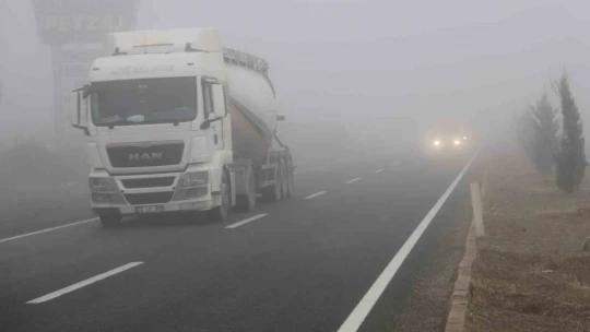 Elazığ'da sis etkili oldu, görüş mesafesi 2  metreye kadar düştü