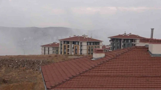 Elazığ'da sis etkili oldu