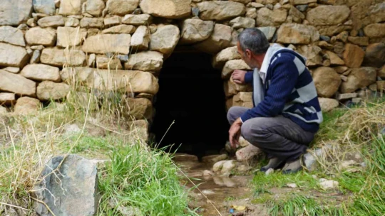 Elazığ'da su değirmeni, ilk günkü gibi buğday öğütmeye devam ediyor