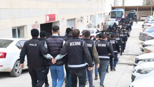 Elazığ'da suç örgütüne yönelik operasyonda gözaltına alınan 35 şüpheli adliyeye sevk edildi