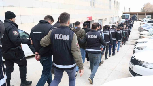 Elazığ'da suç örgütüne yönelik operasyonda gözaltına alınan 35 şüpheli adliyeye sevk edildi