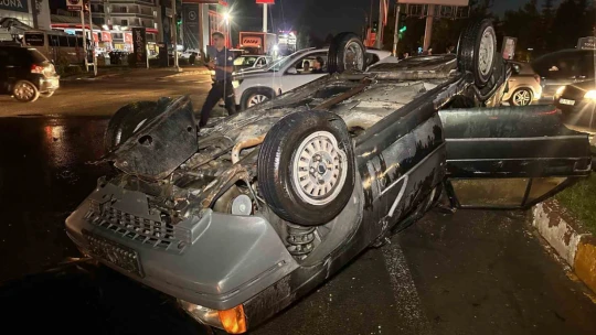 Elazığ'da ters dönen otomobil yandı: 1 yaralı