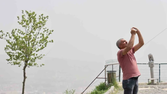 Elazığ'da toz taşınımı etkili oldu