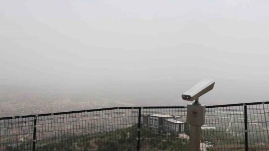 Elazığ'da toz taşınımı etkili oldu