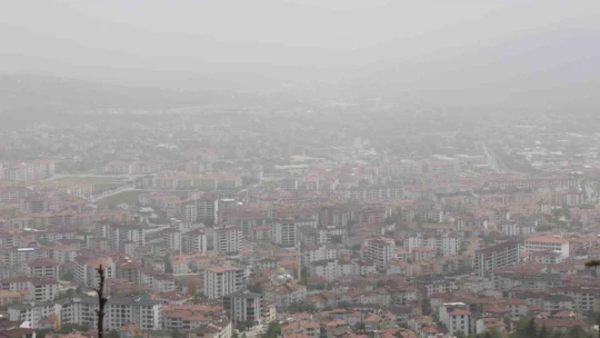 Elazığ'da toz taşınımı etkili oldu
