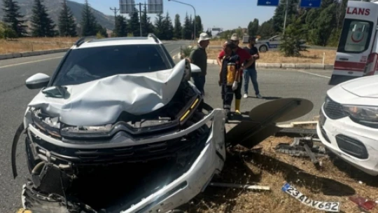Elazığ'da trafik kazası: 2 yaralı
