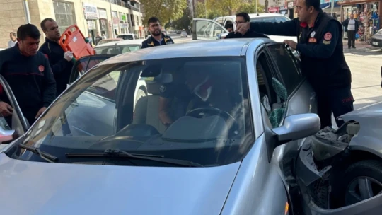 Elazığ'da trafik kazası: 2 yaralı