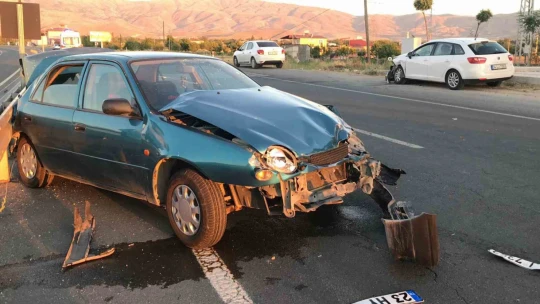 Elazığ'da trafik kazası: 4 yaralı