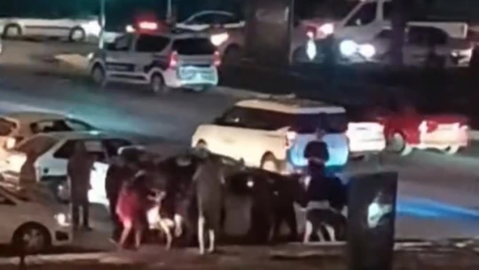 Elazığ'da trafik kazası sonrası iki taraf birbirine girdi
