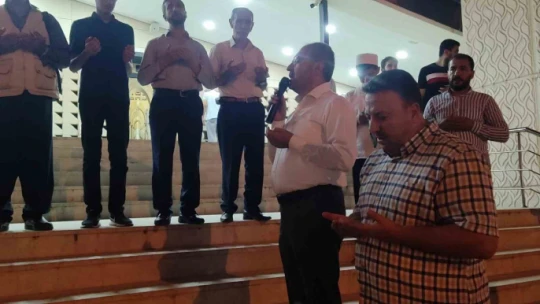 Elazığ'da umreciler dualarla uğurlandı