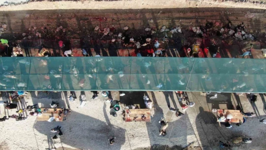 Elazığ'da vatandaşlar kurbanlarını kesti, yoğunluk havadan görüntülendi