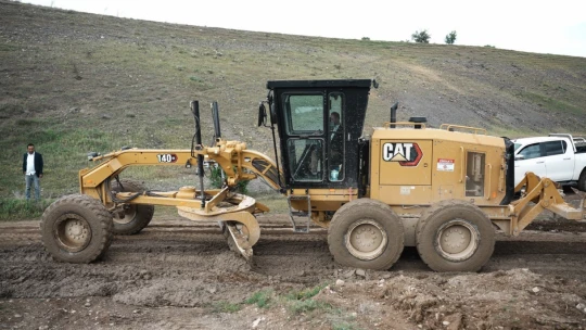 Elazığ'da yağışlardan zarar gören köy yollarında reglaj çalışmaları devam ediyor