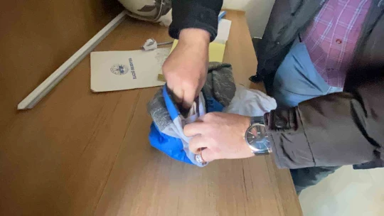 Elazığ'da yakalanan dilencinin paraları sakladığı yer ekipleri hayrete düşürdü