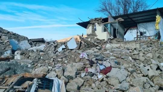 Elazığ'da yerinde dönüşümde ilk köy evi sahibine teslim edildi