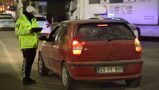 Elazığ'da yılbaşı gecesi kurallara uymayan sürücülere ceza